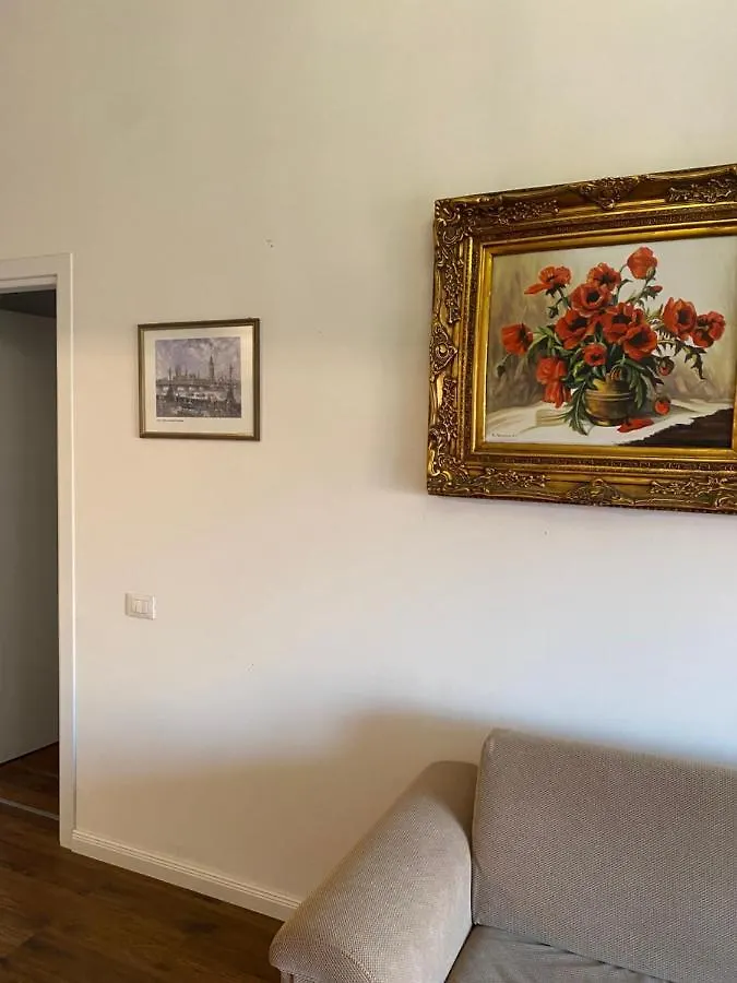 Ambassador Tirana Apartment 알바니아